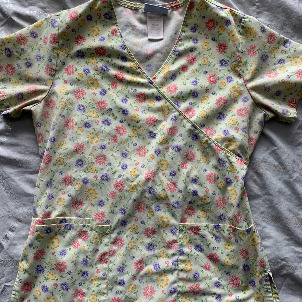 Floral scrub top